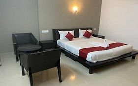 Platinum Courtyard